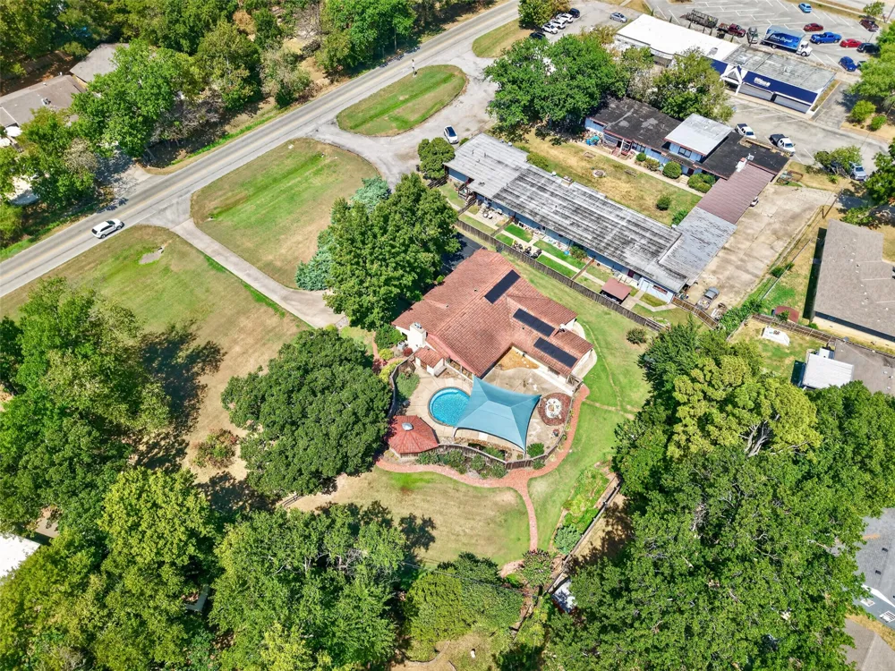 1910 Hillcrest Drive Bartlesville, OK 74003