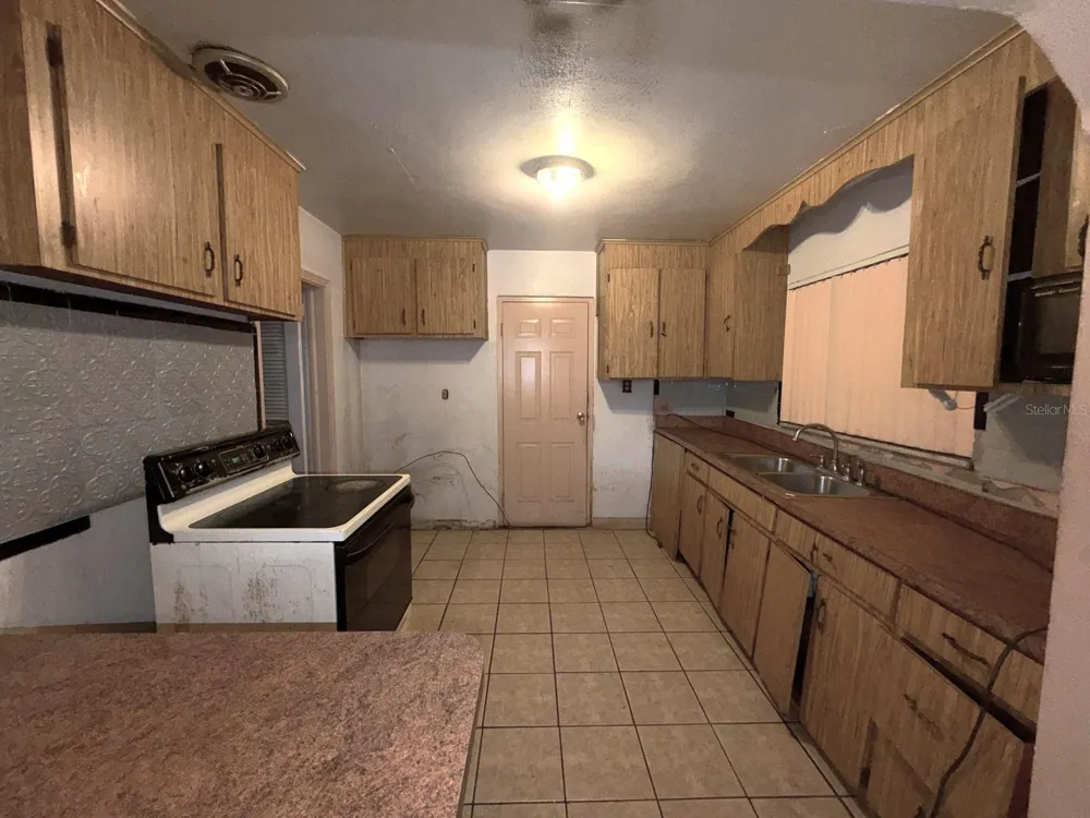 3801 E OSBORNE AVENUE Tampa, FL 33610