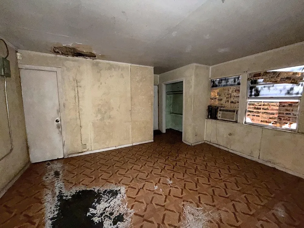 3801 E OSBORNE AVENUE Tampa, FL 33610