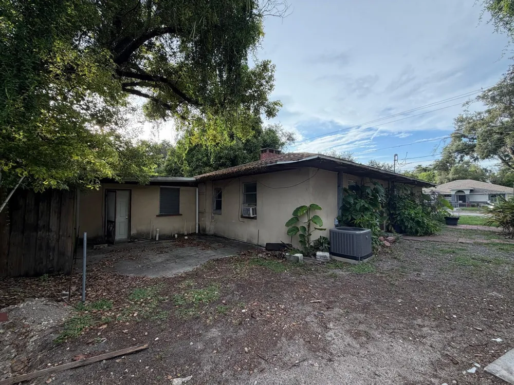 3801 E OSBORNE AVENUE Tampa, FL 33610