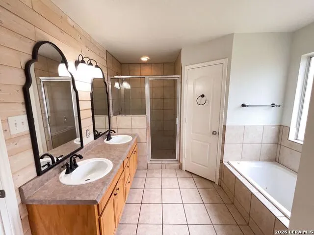 130 LOG CABIN WAY Poteet, TX 78065