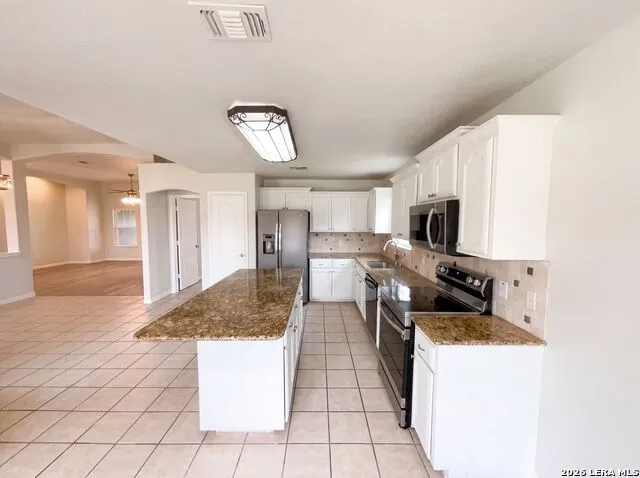 130 LOG CABIN WAY Poteet, TX 78065