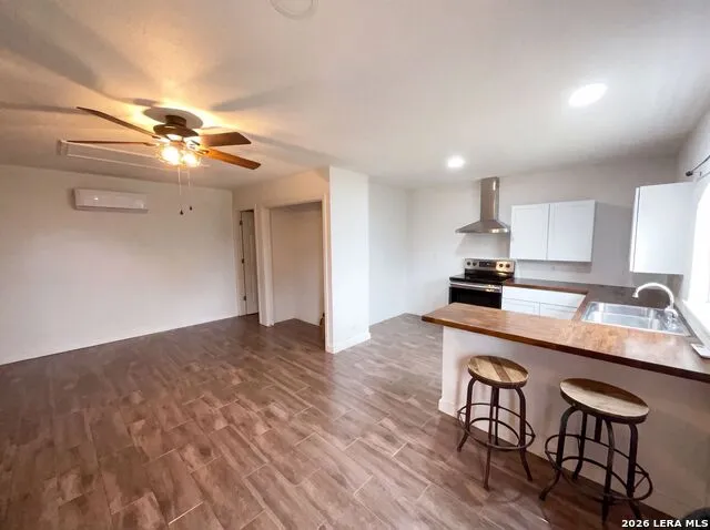 130 LOG CABIN WAY Poteet, TX 78065