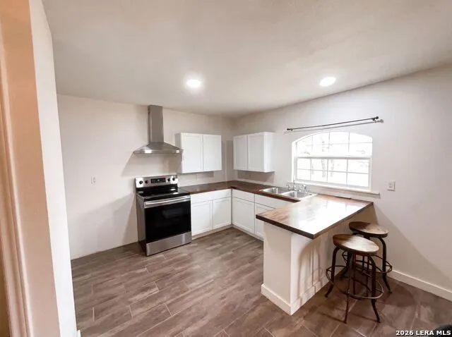 130 LOG CABIN WAY Poteet, TX 78065