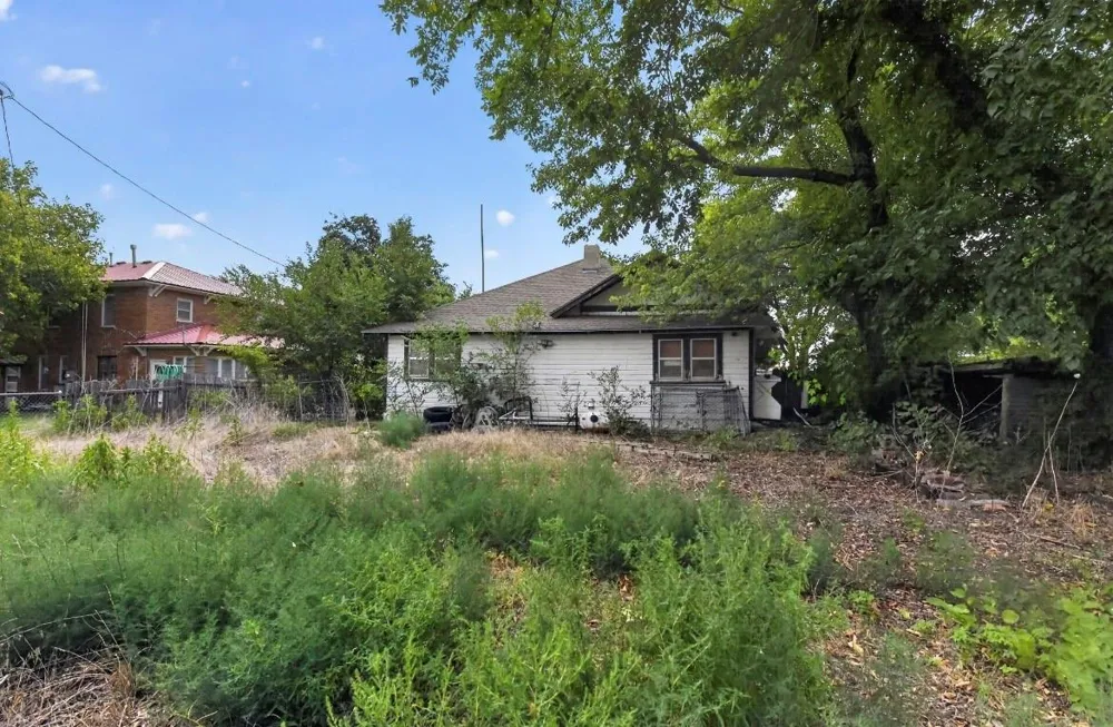 201 E 2nd Street Higgins, TX 79046