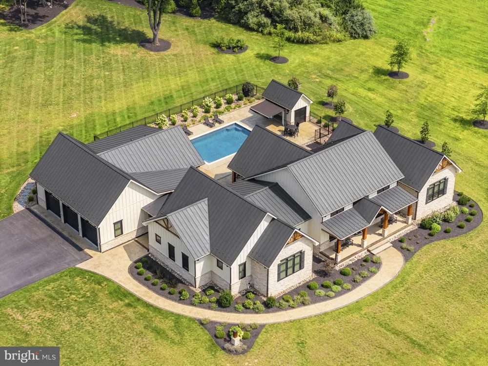 144 ROBINSON DRIVE Winchester, VA 22602