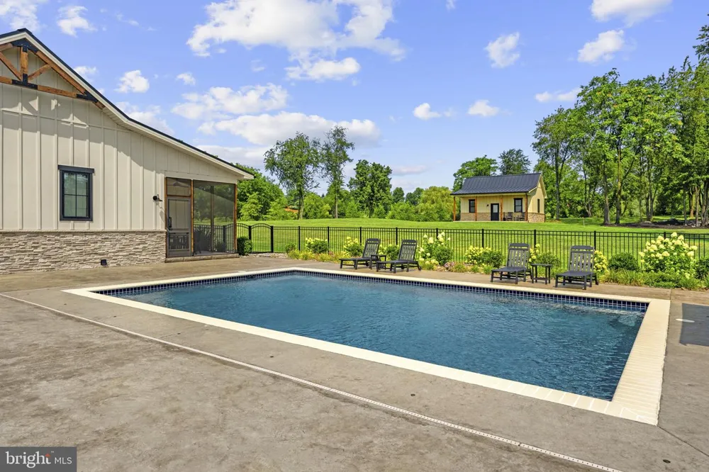 144 ROBINSON DRIVE Winchester, VA 22602
