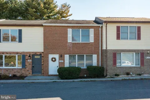 1122 WADEWOOD COURT