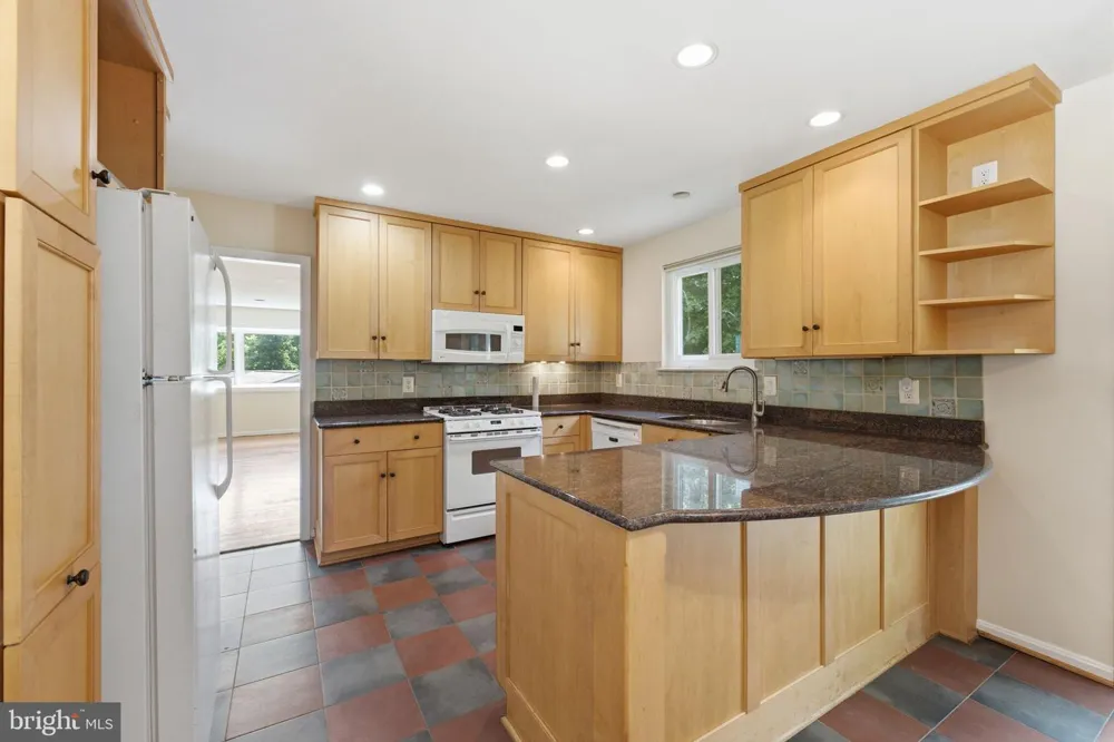 5506 VENTNOR LANE Springfield, VA 22151