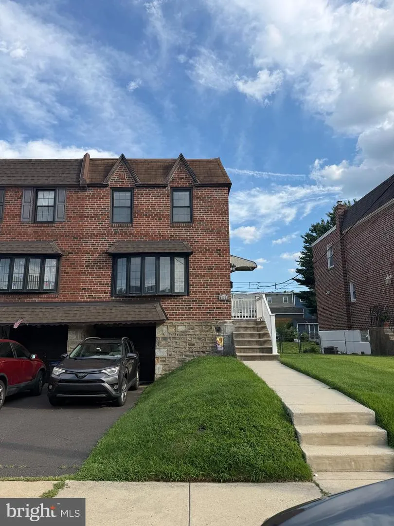 11737 DENMAN ROAD Philadelphia, PA 19154