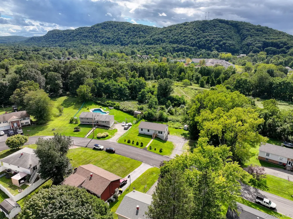 200 Doris Street Port Ewen, NY 12466