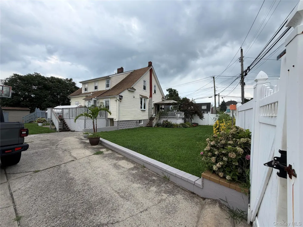 611 Park Avenue Uniondale, NY 11553