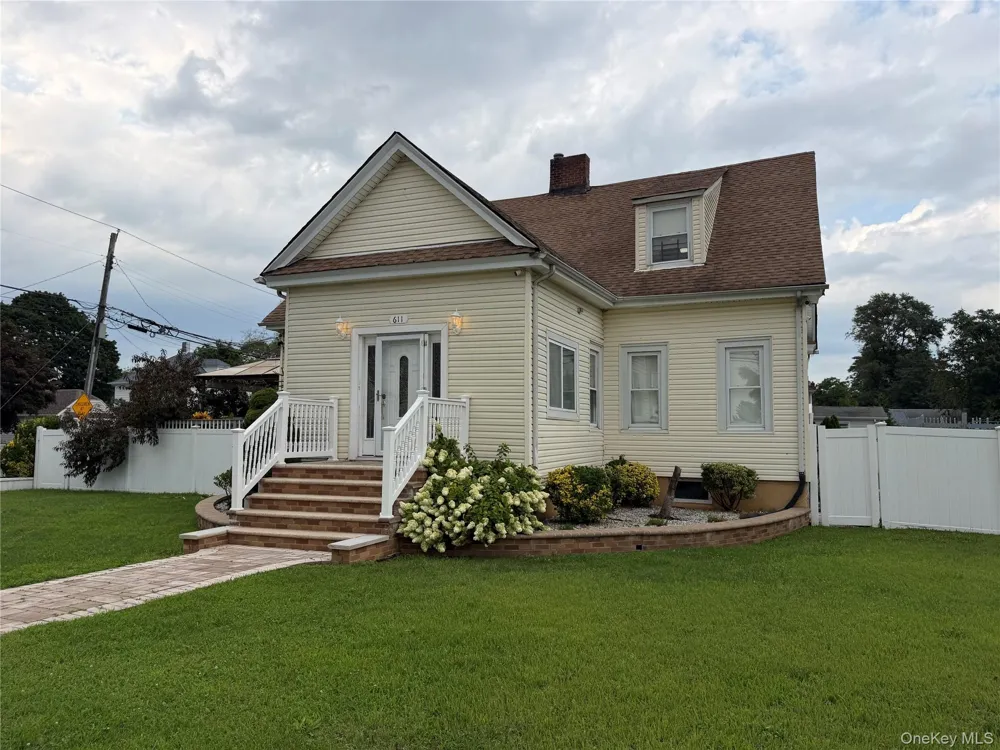 611 Park Avenue Uniondale, NY 11553