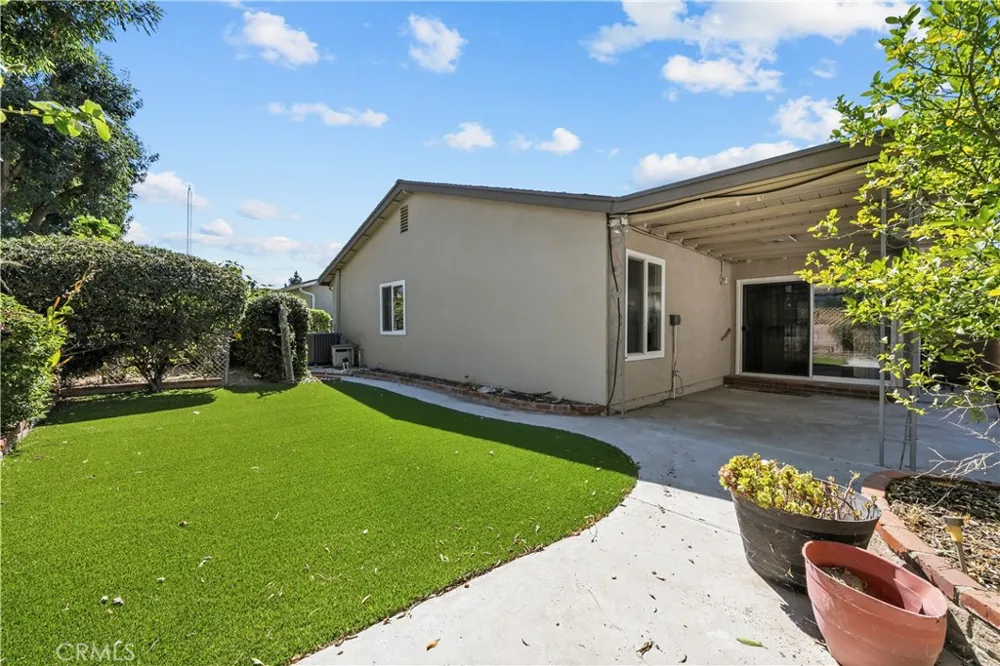 5695 Bloomfield Simi Valley, CA 93063