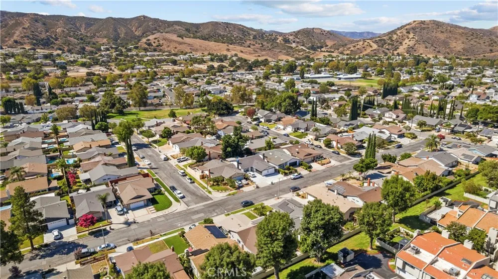 5695 Bloomfield Simi Valley, CA 93063