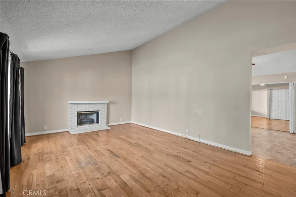 5695 Bloomfield Simi Valley, CA 93063