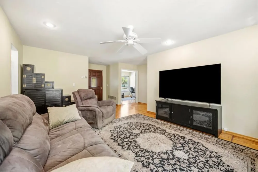 6099 Larchmont Drive San Jose, CA 95123