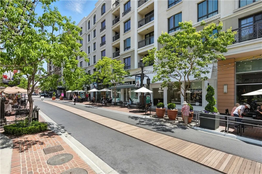 403 Caruso Glendale, CA 91210