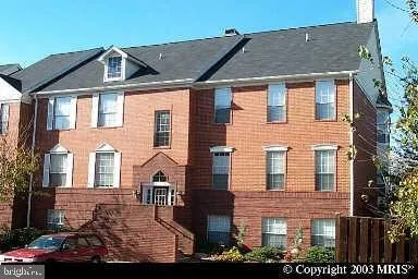 662 GATEWAY DRIVE SE #213 Leesburg, VA 20175