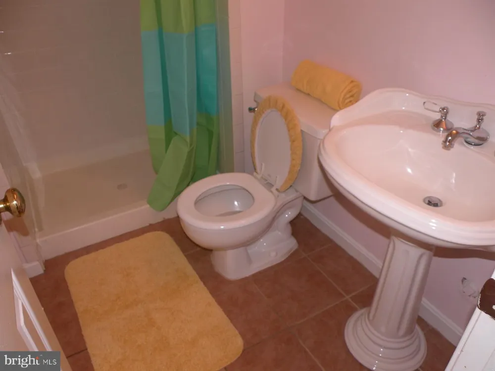 662 GATEWAY DRIVE SE #213 Leesburg, VA 20175