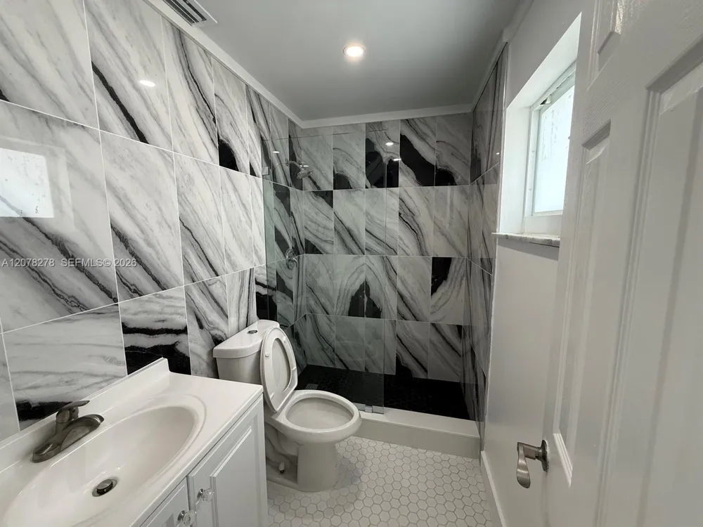 1859 Lincoln St Hollywood, FL 33020