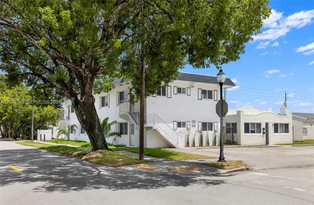 1859 Lincoln St Hollywood, FL 33020