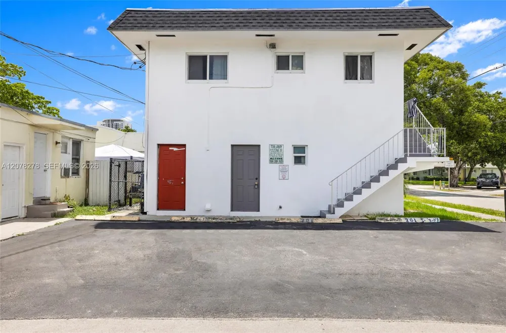 1859 Lincoln St Hollywood, FL 33020