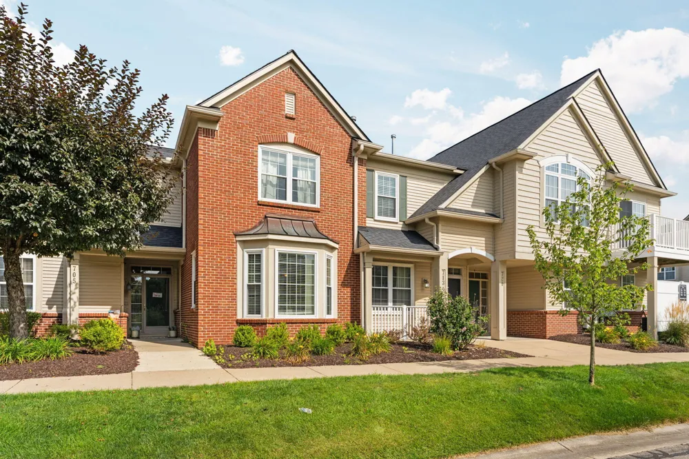 713 Abbington Court Howell, MI 48843