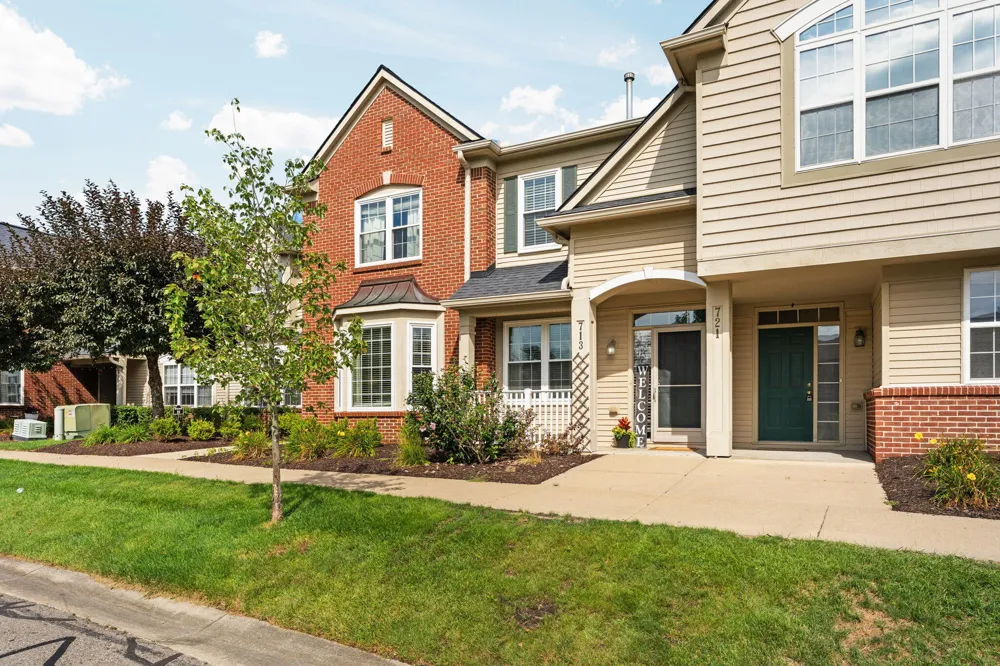 713 Abbington Court Howell, MI 48843