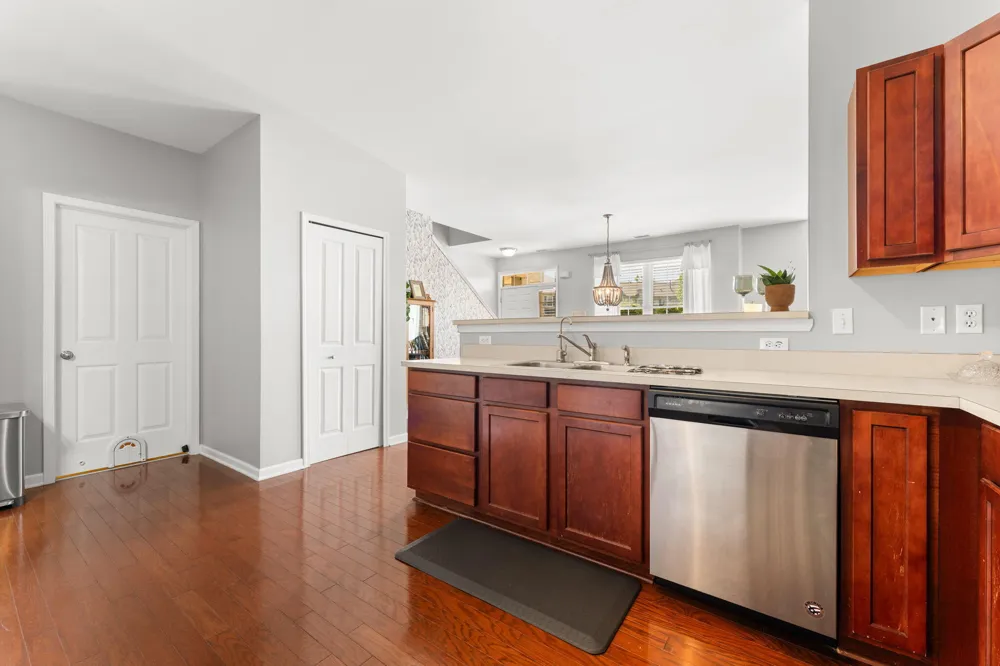 713 Abbington Court Howell, MI 48843