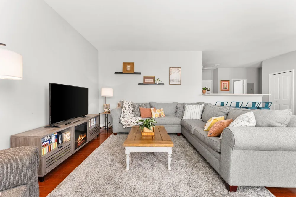 713 Abbington Court Howell, MI 48843