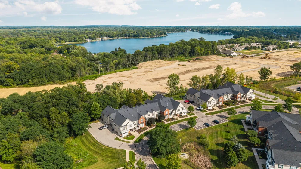 713 Abbington Court Howell, MI 48843