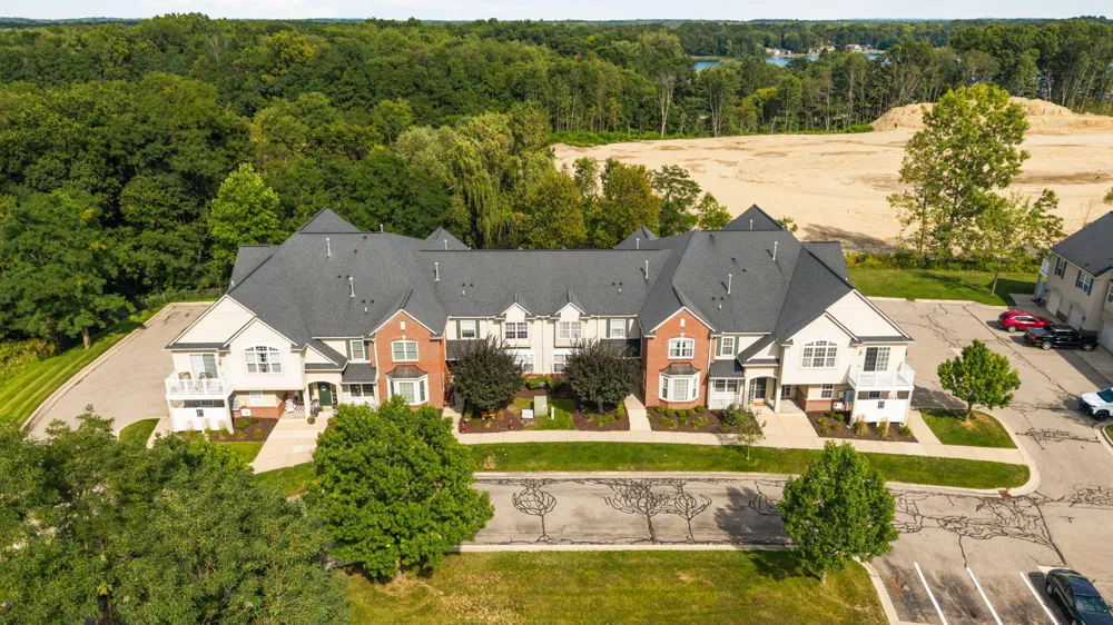713 Abbington Court Howell, MI 48843