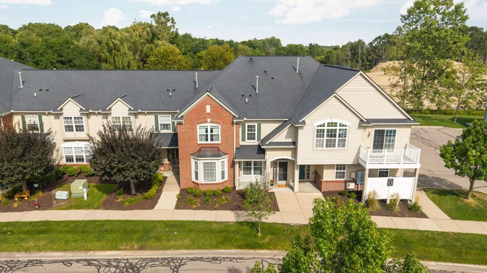 713 Abbington Court Howell, MI 48843