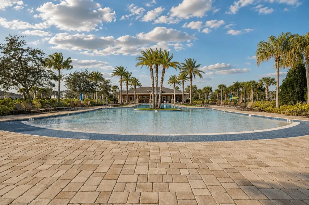 5658 SILVERBRIDGE TRAIL Bradenton, FL 34211