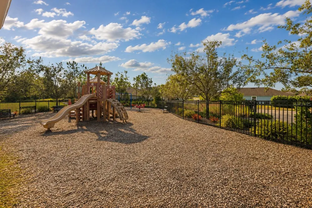 5658 SILVERBRIDGE TRAIL Bradenton, FL 34211