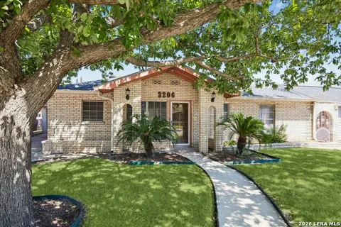 3206 Capitol Ave