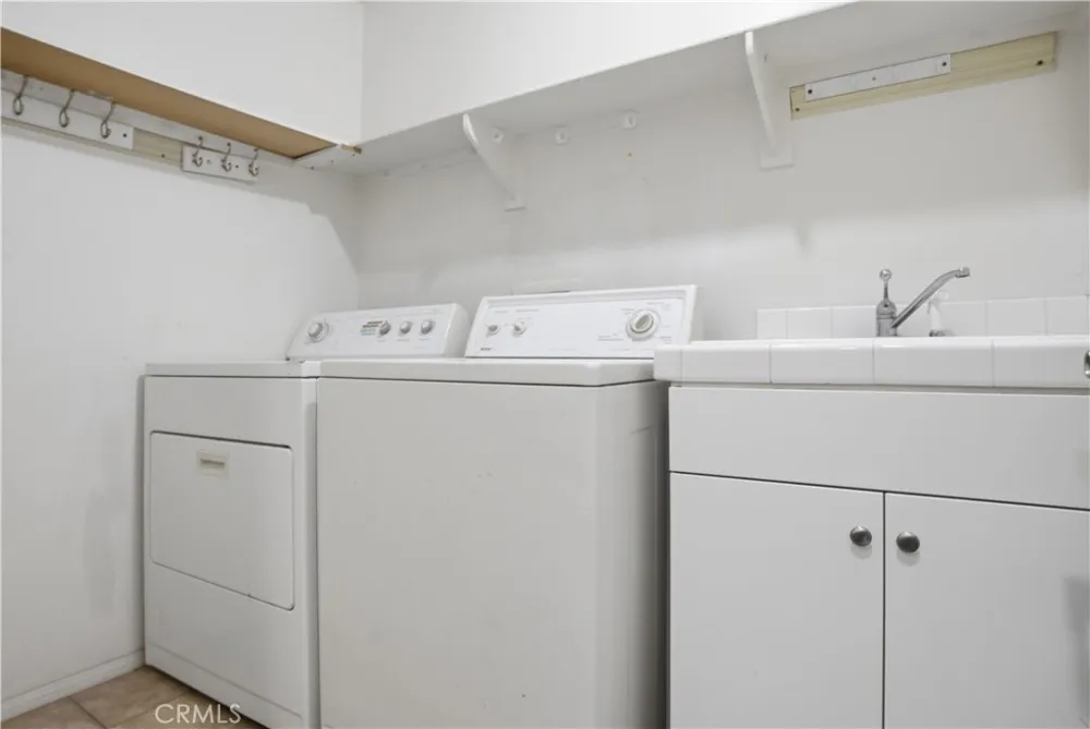 5753 W Avenue K9 Lancaster, CA 93536