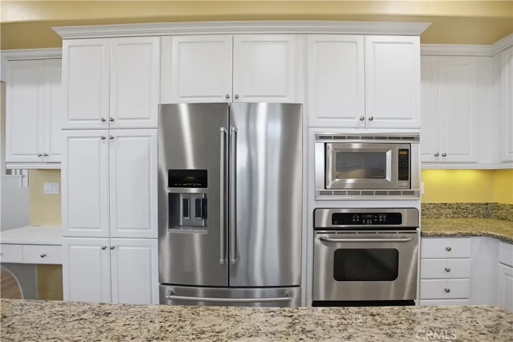 5753 W Avenue K9 Lancaster, CA 93536