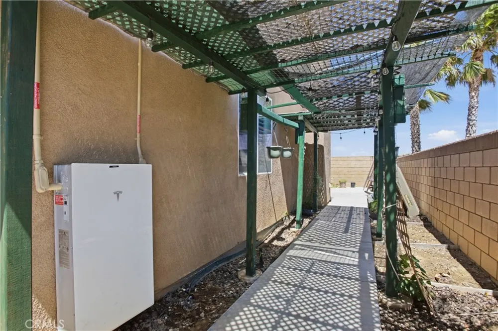 5753 W Avenue K9 Lancaster, CA 93536