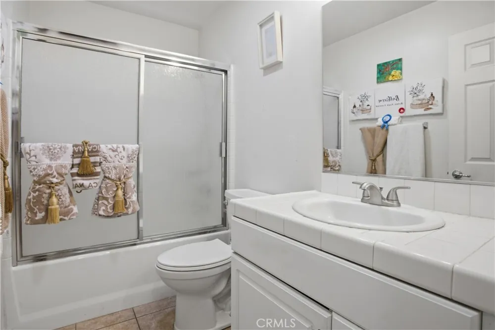 5753 W Avenue K9 Lancaster, CA 93536