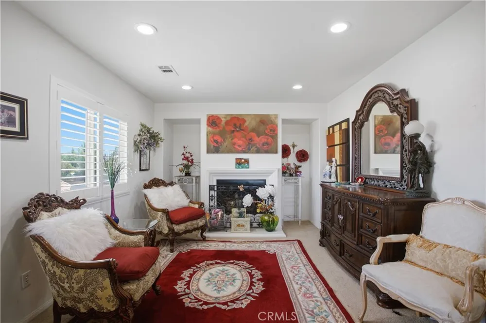 5753 W Avenue K9 Lancaster, CA 93536