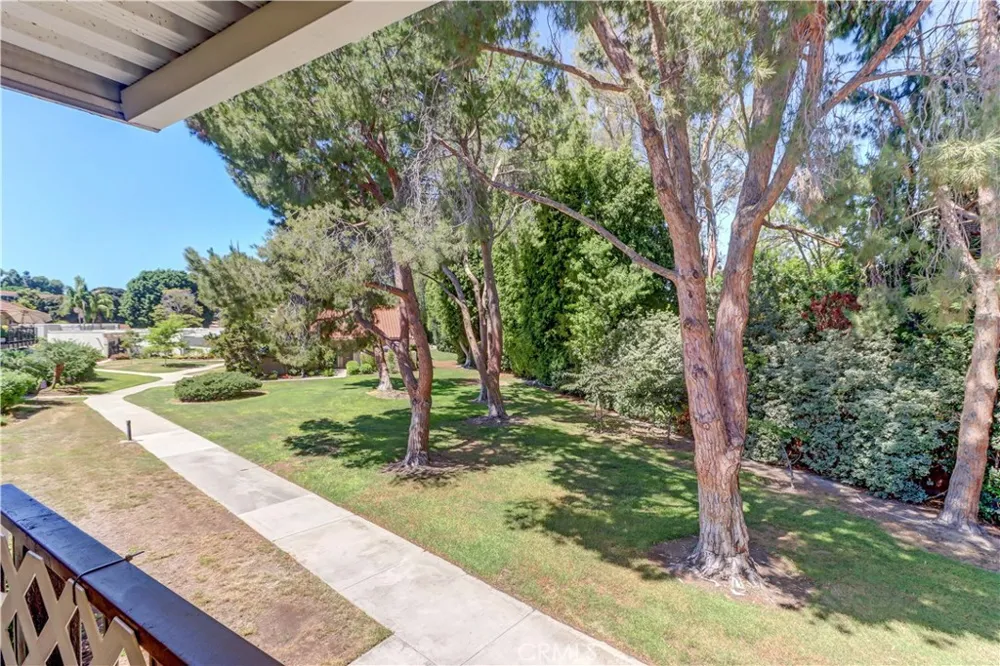 2251 Via Mariposa E #O Laguna Woods, CA 92637