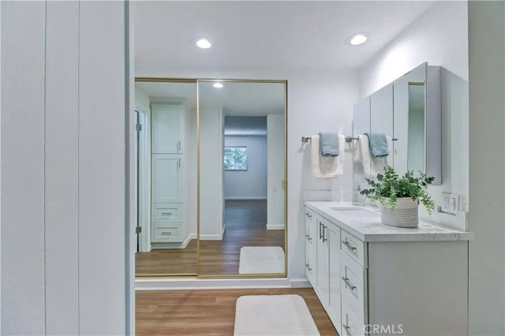 2251 Via Mariposa E #O Laguna Woods, CA 92637