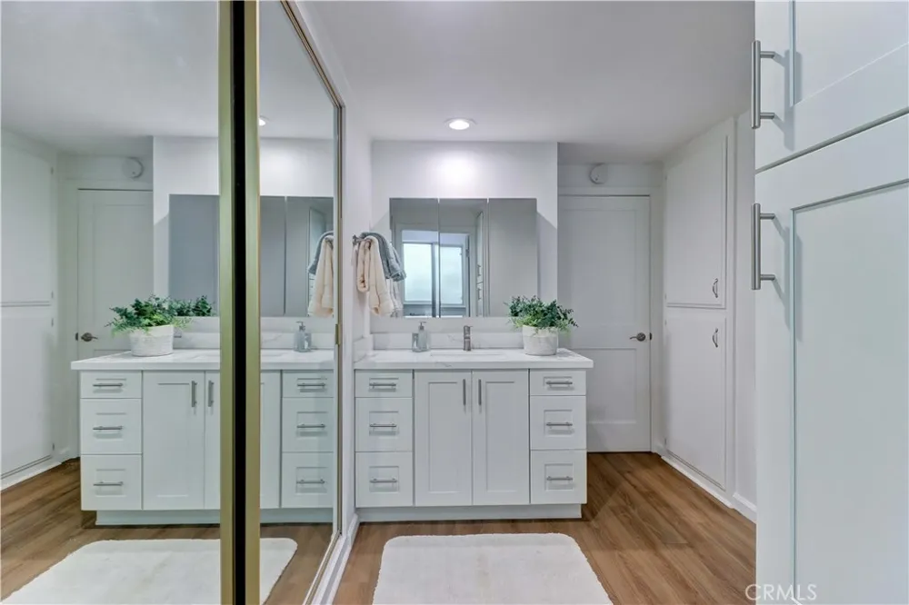 2251 Via Mariposa E #O Laguna Woods, CA 92637