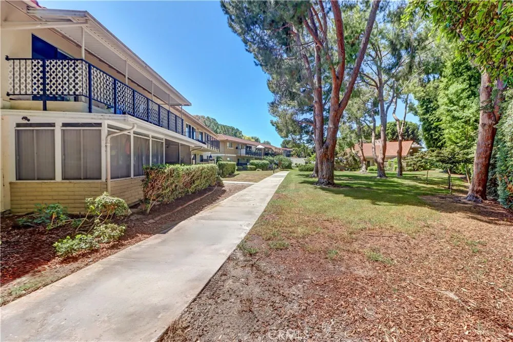2251 Via Mariposa E #O Laguna Woods, CA 92637