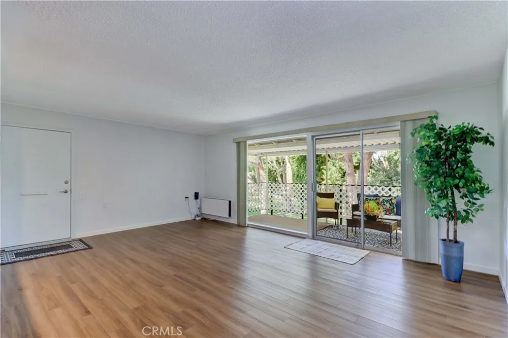 2251 Via Mariposa E #O Laguna Woods, CA 92637
