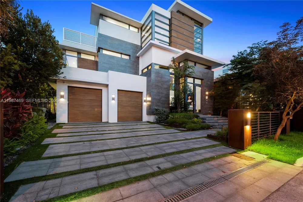 440 Mola Ave Fort Lauderdale, FL 33301