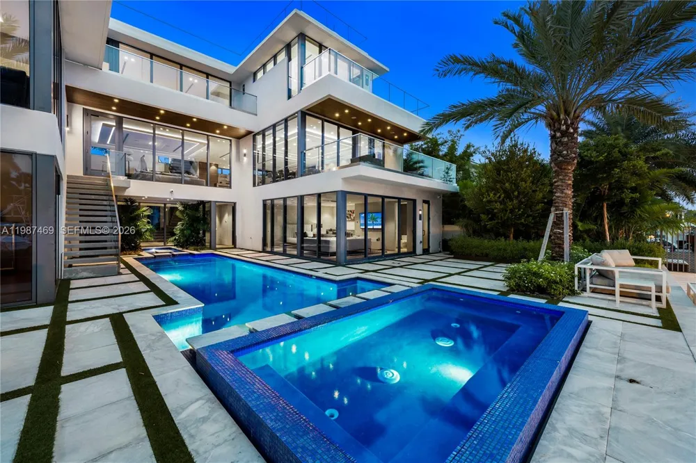 440 Mola Ave Fort Lauderdale, FL 33301