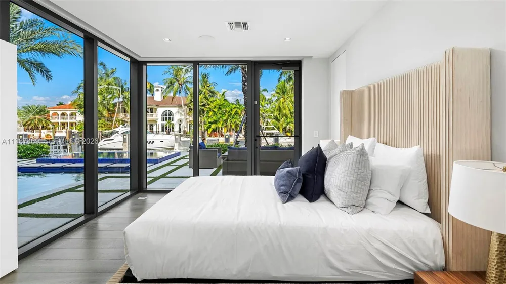 440 Mola Ave Fort Lauderdale, FL 33301